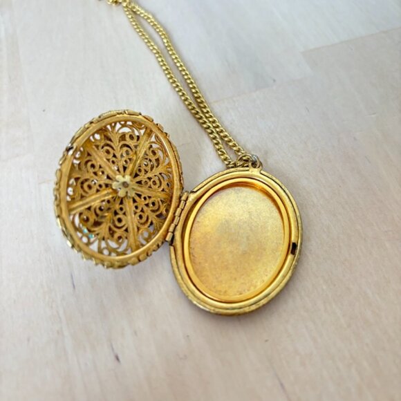 Lovely Pearl and Turquoise Locket with Chain signed Miriam Haskell - Picture 7 of 8